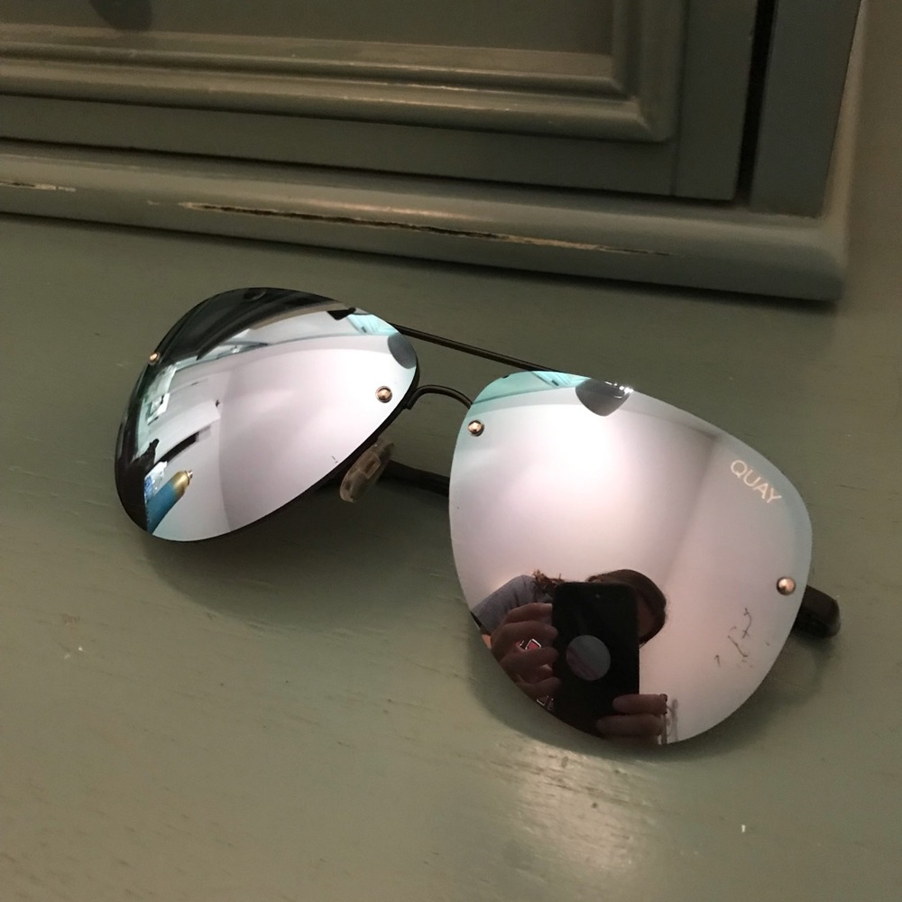 QUAY BLUE MUSE SUNGLASSES - Picture 7 of 7
